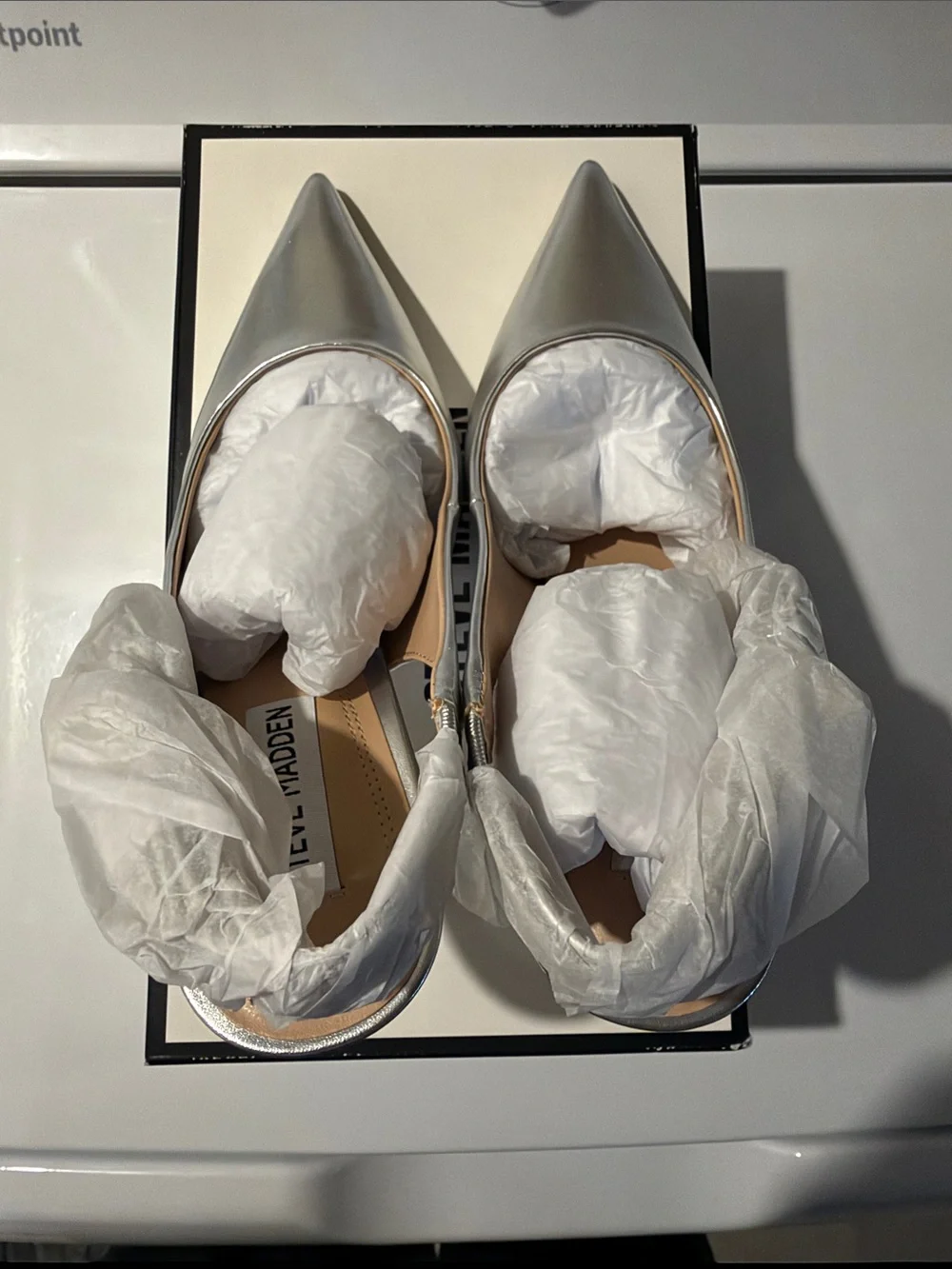 Steve Madden Metallic Silver Pointed Toe Pumps Size 9